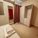 Stresa Court Апартаменты