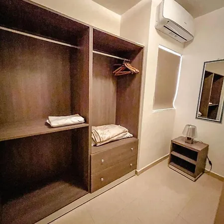 Stresa Court Appartement San Ġiljan