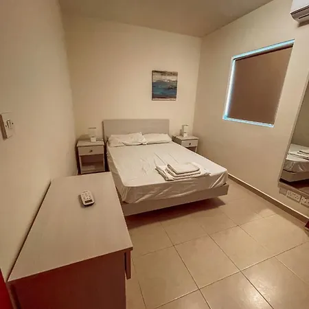 Stresa Court * San Ġiljan