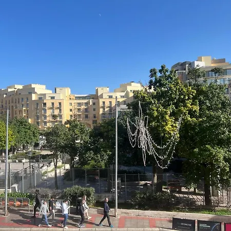 Stresa Court