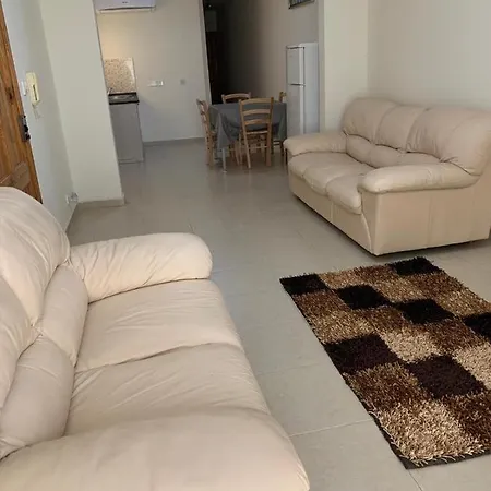 Stresa Court * San Ġiljan