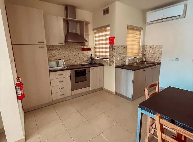 Apartamento Stresa Court San Julián